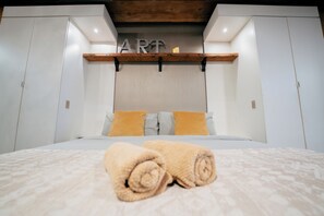 1 habitación, tabla de planchar con plancha, internet y ropa de cama 