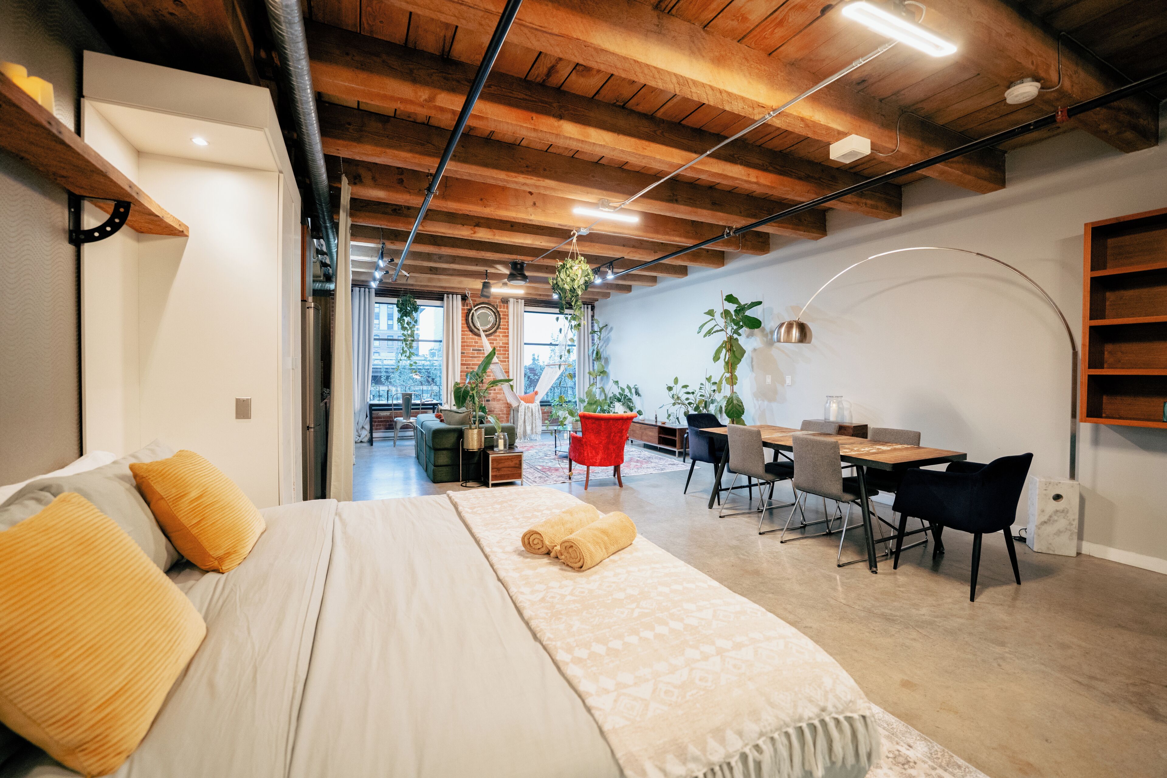 Bügeleisen/Bügelbrett, Internetzugang, Bettwäsche