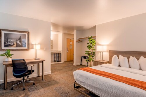 Your Coastal Hideaway: King Room