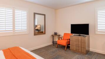 1 quarto, escrivaninha, ferros/tábuas de passar roupa, Wi-Fi de cortesia