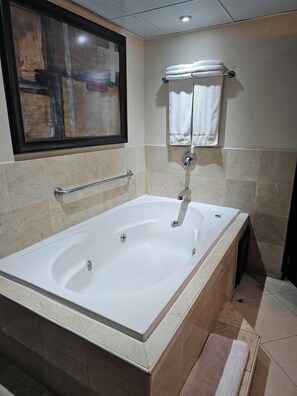 Bruser, boblebadekar, hårtørrer, håndklæder