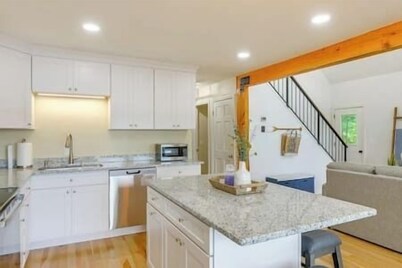 Stunning Sterling Sanctuary: Unwind on the Water!