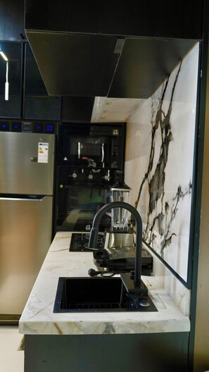 Apartment, Balcony, City View | Private kitchen - Rahat Apartment  (Lekki)