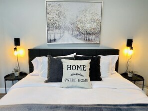 Iron/ironing board, travel crib, WiFi, bed sheets - Timeless & Timber | 5B/5b, Fire Pit, Yard * Dogs * (Salt Lake City)