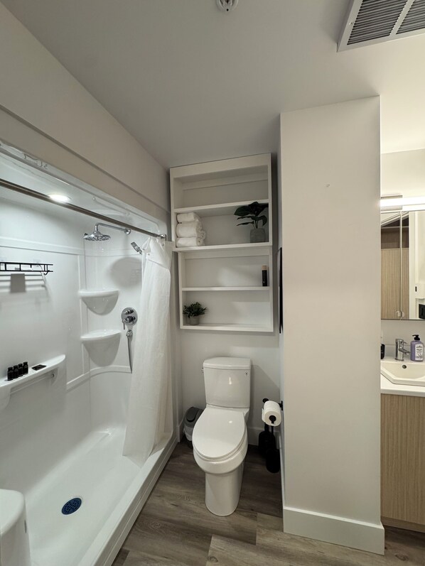 Handtücher, Seife, Toilettenpapier