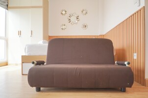 Standard Studio | Living room