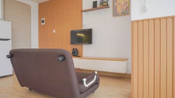 Standard Studio | Living room