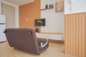 Standard Studio | Living room