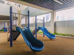 منطقة لعب الأطفال - خارجية