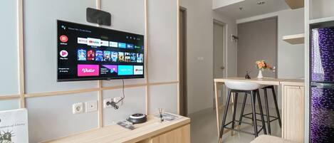 Standard Apartment | In-room dining