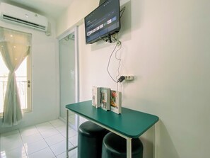 Standard Studio - Good And Cozy Studio At Podomoro Golf View Apartment (Gunung Putri)