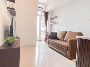 Interior - Modern 2Br At Vasanta Innopark Apartment (Cikarang)