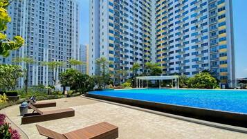 Kolam renang outdoor