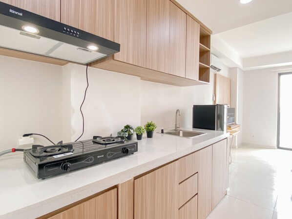 Standard Studio | Private kitchen - Simple Look Studio Apartment At Daan Mogot City (Jakarta)