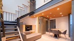 Ảnh chưa phân loại, 4 trong số 19 ảnh, nút