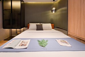 Interior - Industrial Modern 1Br Loft At Apartment Collins Boulevard (Tangerang)