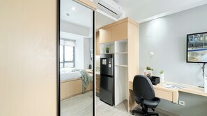 Interior - Nice Look Studio At Collins Boulevard Apartment (Tangerang)