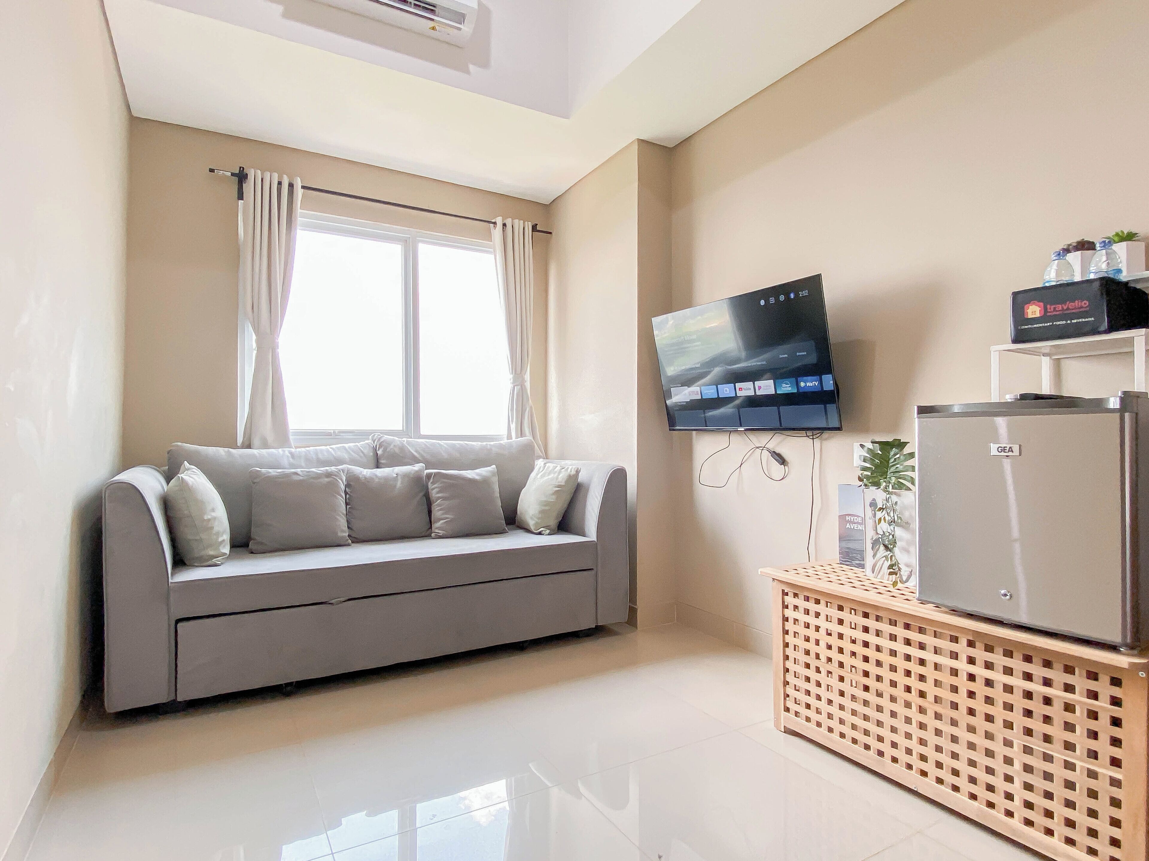 Standard Apartment | Living area