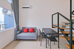 Standard Studio | Living area - Studio Loft Apartment Near Living World Alam Sutera At Kingland Avenue (South Tangerang)