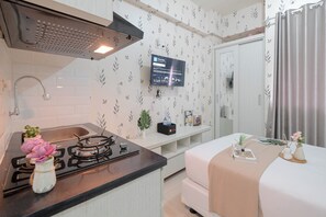 Standard Studio - Soft And Strategic Studio At Green Pramuka City Apartment (Jakarta)