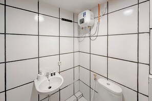Bathroom - Combined Grey Toned 2Br Apartment At The City Square Surabaya (Surabaya)