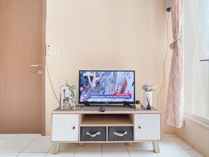 Standard Apartment - Cream Tone 2Br At Podomoro Golf View Apartement (Gunung Putri)