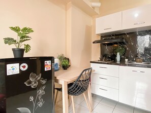 Interior - Cream Tone 2Br At Podomoro Golf View Apartement (Gunung Putri)