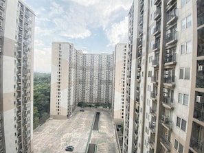 Exterior - Cream Tone 2Br At Podomoro Golf View Apartement (Gunung Putri)