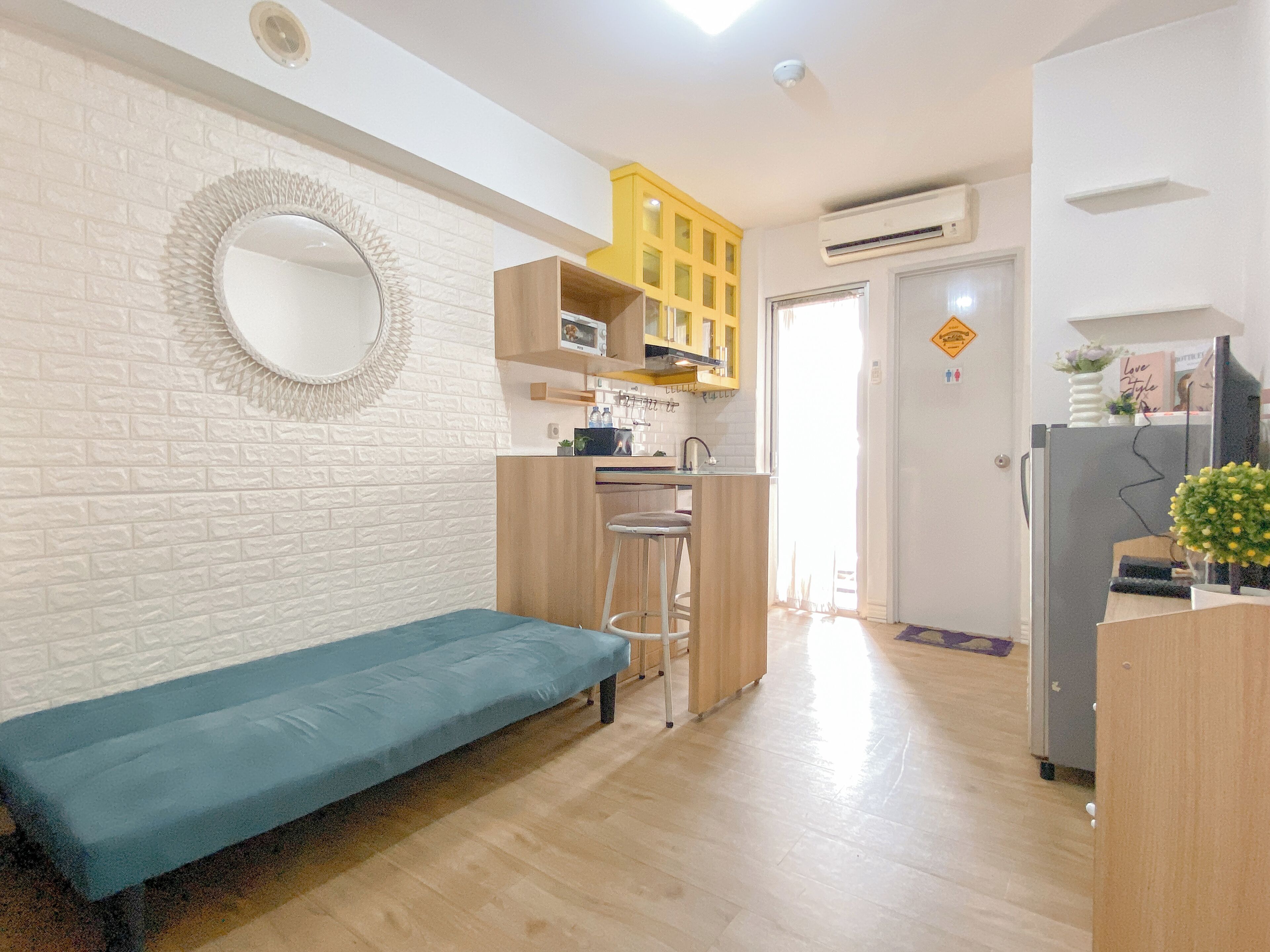 Standard Apartment | Living area