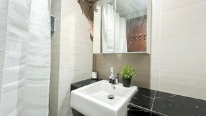 Standard Studio | Bathroom - Basic Studio Near Rawa Buaya Station At West Vista Apartment (Jakarta)