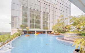 Kolam renang outdoor