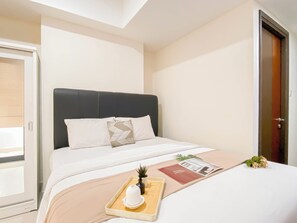 Room - Neat Studio Apartment At Pollux Chadstone (Cikarang)