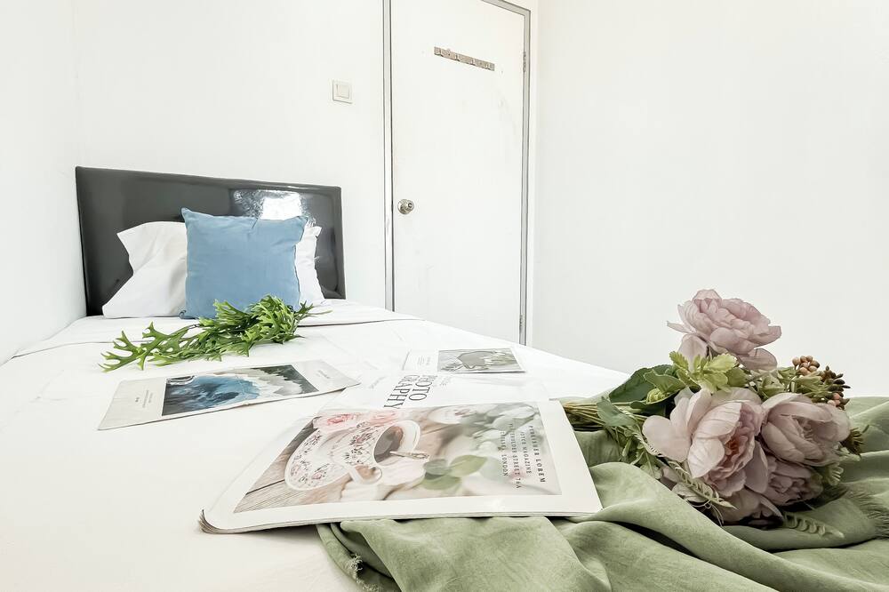 Basic 2Br Apartment At Green Bay Pluit