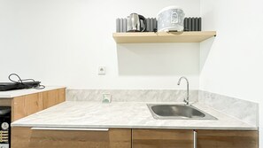 Standard Apartment | Bathroom - Comfortable 1Br At Apartment Collins Boulevard (Tangerang)