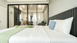 Standard Apartment - Comfortable 1Br At Apartment Collins Boulevard (Tangerang)