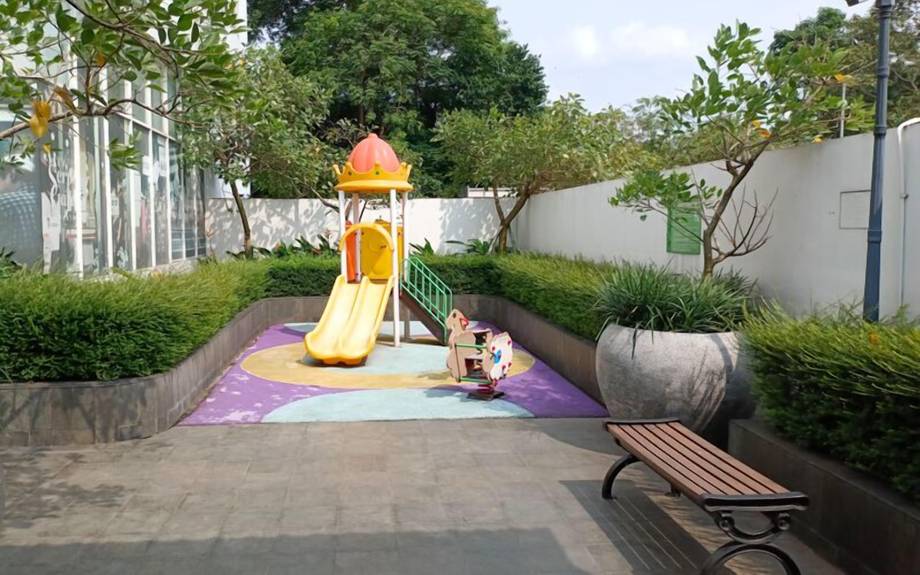Children’s play area – outdoor