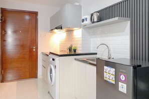 Standard Studio - Functional Studio At Apartment West Vista (Jakarta)