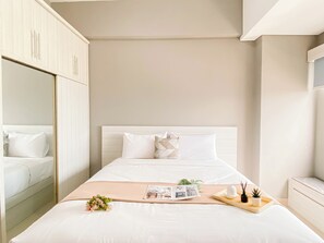 Interior - Standard Studio Apartment At Lrt City Sentul - Royal Sentul Park (Bogor)