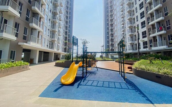 منطقة لعب الأطفال - خارجية