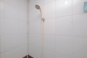 Standard Apartment | Bathroom - Strategic 2Br Apartment At Green Pramuka City (Jakarta)