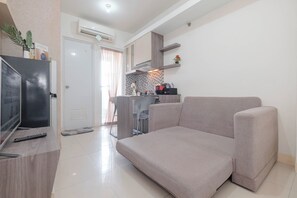 Standard Apartment | Living area - Strategic 2Br Apartment At Green Pramuka City (Jakarta)