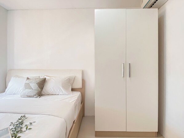 Standard Apartment - 1Br At Vittoria Residence Apartment Near Puri Indah Mall (Jakarta)