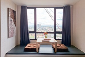 Standard Studio | Bed sheets - Modern Look Studio At Apartment Collins Boulevard (Tangerang)