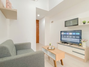 Standard Studio | Living area - Basic And Minimalist 1Br Apartment At Vittoria Residence (Jakarta)
