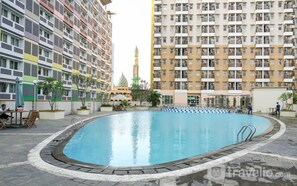 Outdoor pool - Basic Studio Apartment At Margonda Residence 1 (Depok)