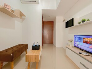 Standard Apartment - Basic Simple 1Br At Apartment Vittoria Residence (Jakarta)
