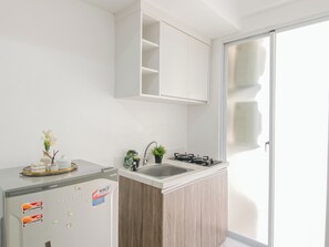 Standard Apartment | Private kitchen - Basic Simple 1Br At Apartment Vittoria Residence (Jakarta)