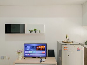 Interior - Basic Simple 1Br At Apartment Vittoria Residence (Jakarta)