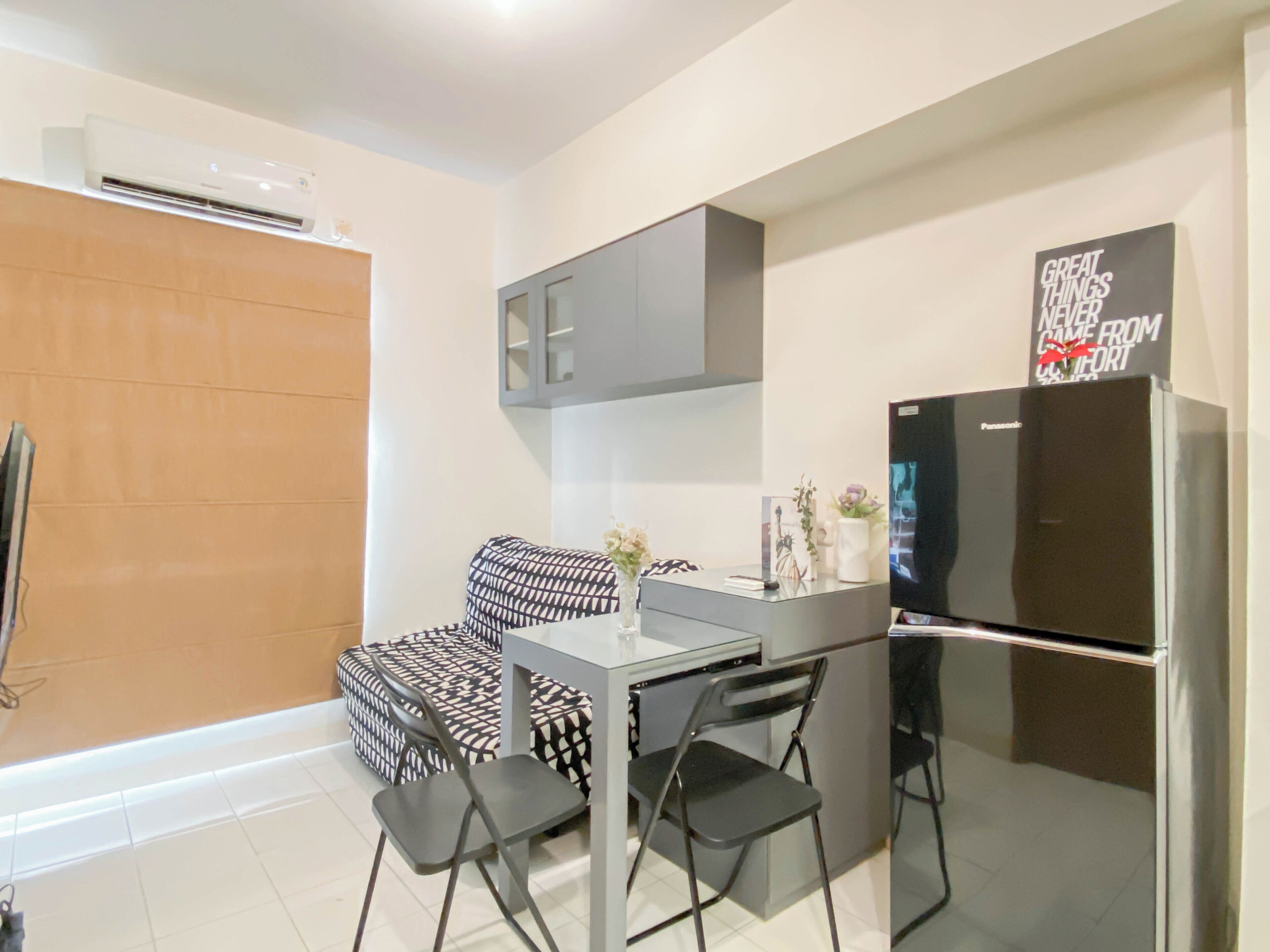 Standard Apartment | Living area