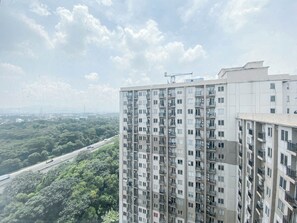 Exterior - Standard 2Br At Podomoro Golf View Apartment (Gunung Putri)